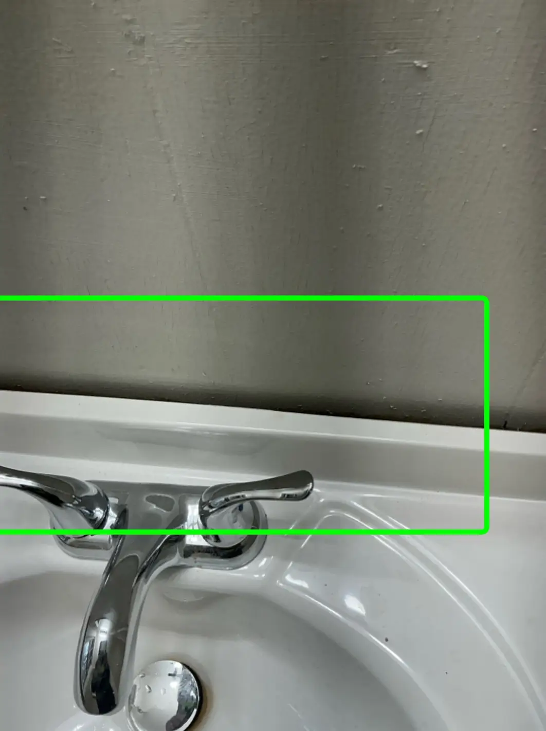No backsplash caulk in Berea was observed during a home inspection.